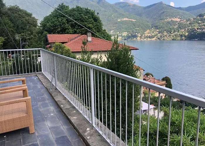 Hugau شقة Carate Urio